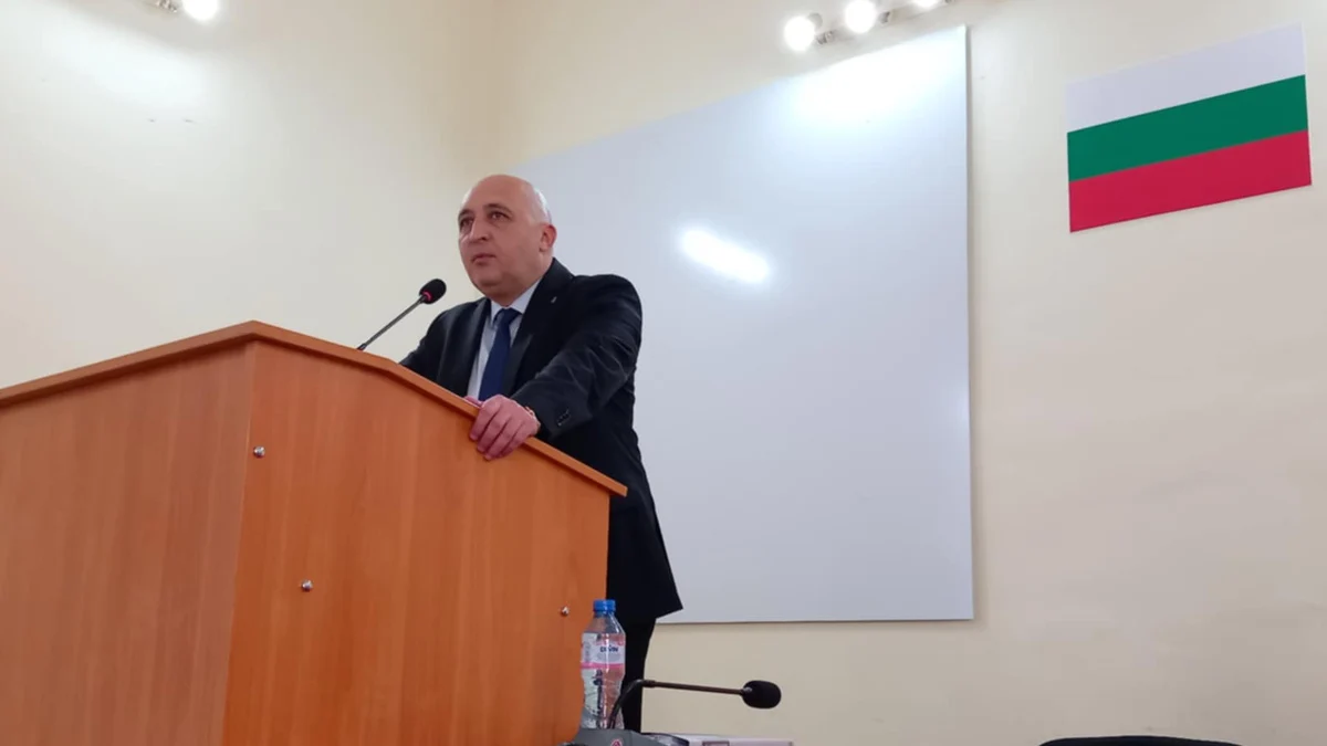 Градоначалникът е отведен за разпитКметът на Кърджали Ерол Мюмюн е