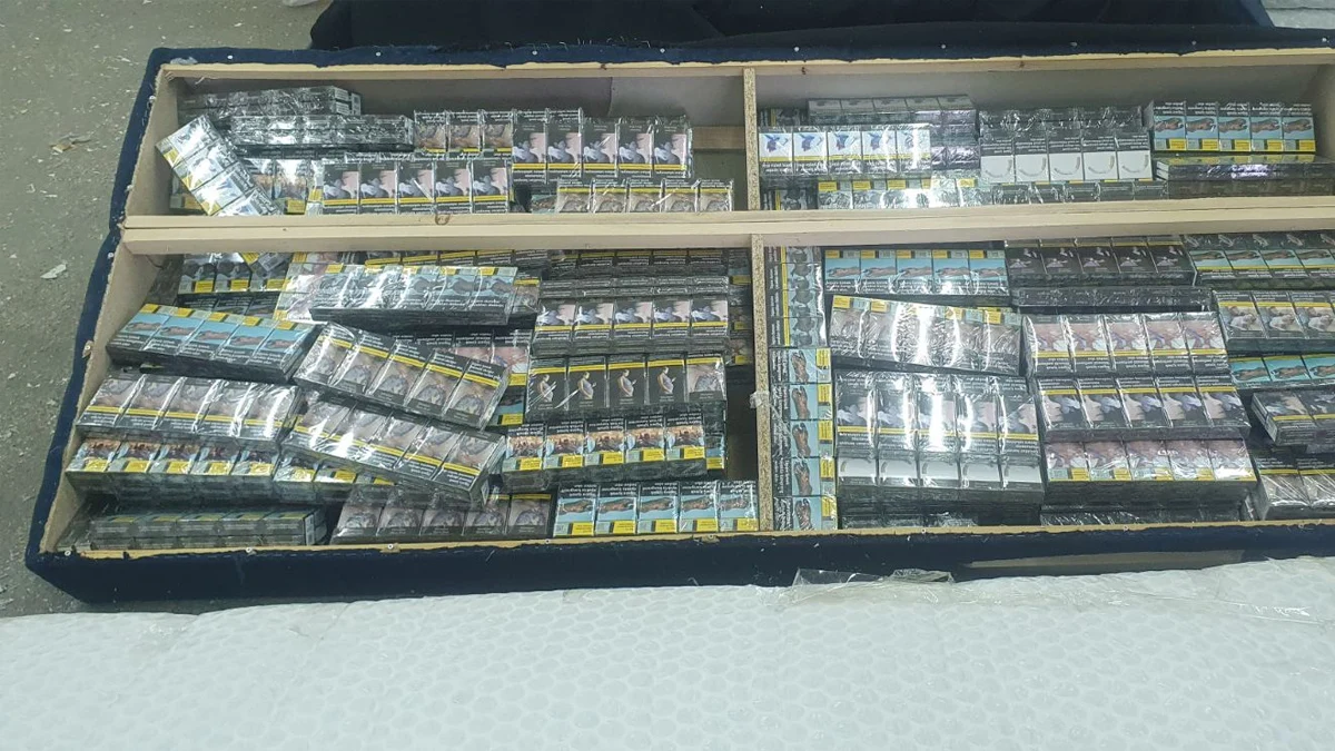 Пратката е разкрита при две проверкиБлизо 400 000 къса контрабандни
