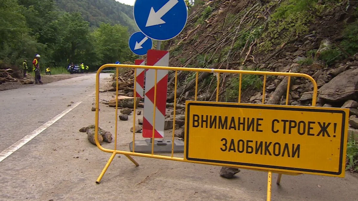 АПИ плати над 100 милиона евро аванси, но забрави пътя