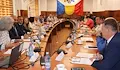 Родни фермери проучват румънска ферма на череши