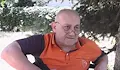 Мъж без крака се нуждае от средства за протези