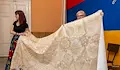 Русенки плетат най-голямата рокля в България