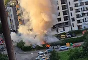 6 коли изгоряха на паркинг в София