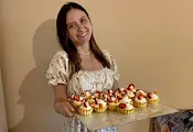 Млада жена от Русе дарява домашни сладки на нуждаещи се