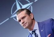 Пийт Хегсет: Опасни идеологии щурмуват плажовете в България