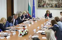 Илияна Йотова изслушва кандидатите за ЦИК