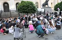 Бдения в страната срещу безумието по пътищата