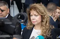 Илияна Йотова: Палежът на дипломатически коли е посегателство срещу България