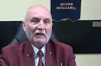 Администрацията вдига минималната заплата заради собствените си възнаграждения