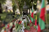 Русенска делегация откри бюст-паметник на Стефан Караджа в Тулча