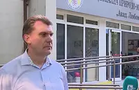 Държавата прибра парите от сметките на 250 училища