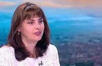 Наталия Ефремова подкрепя по-високото майчинство, но от 2027 година