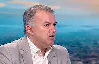 Богомил Николов: Смяната на табелките не спира инфлацията
