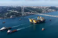 Морски колос блокира Босфора на път за Румъния
