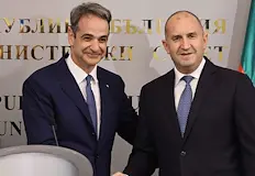 Гръцкият премиер Кириакос Мицотакис пристигна на визита в СофияБългария и