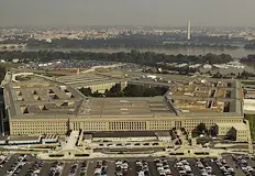 Репортерите връщат своите пропуски за достъпМинистерството на отбраната на САЩ