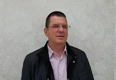 Той заменя на директорския пост доктор Юлиян ЙордановД р Георги