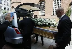 Храм Света София се оказа тесен за поклонениетоСтотици близки приятели