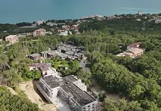 Съседи проговориха за мафията зад града фантомЖители в близост до