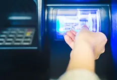 Подсъдимата е фалшифицирала подписи и платежни нарежданияБивша банкова служителка в