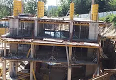 Жителите на комплекса настояват за друго решениеСтотици собственици и обитатели