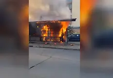 Полицията спешно издирва собственика на обектаЗаведение за бързо хранене избухна