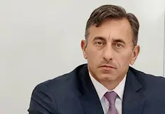 Парламентарна комисия вече оряза правомощията на управителяМинистърът на икономиката Александър