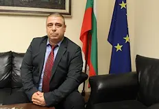 Как Венцислав Ангелов се сдоби с магистърска степен само за