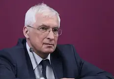 Икономистът критикува замразяването на минималната работна заплатаИзвестният икономист проф Боян