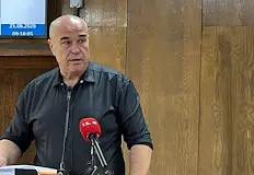 Евгени Недев връчи подписката на Пенчо МилковДиректорът на Спортно училище