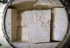 Българското мляко и сирене стават дефицит алармира съпредседателят на Националната