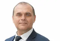 Прокуратурата няма да арестува багеритеБившият народен представител Искрен Веселинов критикува