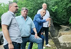 Водната стихия подкопа мост и наводни пречиствателната станция на предприятиетоПороен