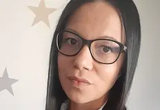Излязох на балкона да простирам дрехи като се върнах –