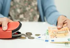 НОИ преизчислява сумите служебноМинистрите от кабинета Радев обсъждат на заседание