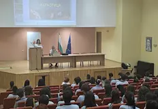 Младежи от четири училища участваха в открита дискусияСлужители на ОДМВР