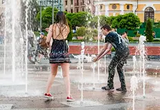 Червени кодове за опасни температури в ЕвропаФранция преживя най горещия