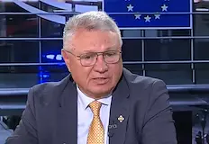 Бившият военен министър предупреди за международна изолацияНамерението за налагане на