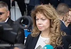 Президентът очаква реакция от Европа за безпрецедентния инцидентПодпалването на автомобили