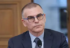 Институцията настоява полицаи и военни също да плащат осигуровкиФискалният съвет