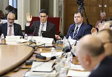 Гълъб Донев защити новия лимит на държавния заемПарламентарната комисия по