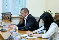 Ремонти и дълги влакове блокират жп трафикаСпешни промени в координацията