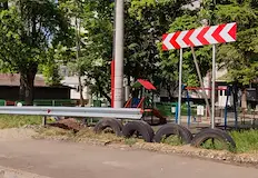 Новият стълб на улица Згориград вече светиОбщина Русе и електроразпределителното