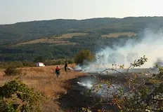 Бързата намеса на пожарникарите предотврати материални щетиОгнеборци от град Сливо