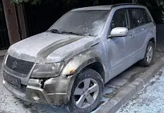 Правителството поиска бързо разследване на вандалския актДва автомобила на българската