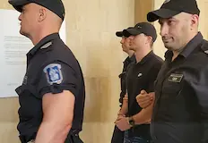 Обвиняемият обеща да дарява пари за пострадалото ѝ дете МартиПовече