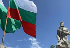 Две минути национално мълчание за героитеТочно в 12 00 часа днес