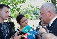 Част от хората ще бъдат пренасочени а други са символи