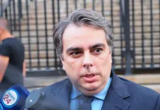 Финансовият спор в парламента се пренася върху новия бюджетПарламентът прие
