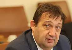 Държавната компания Автомагистрали е използвана като параван разкриват пътните експертиОт
